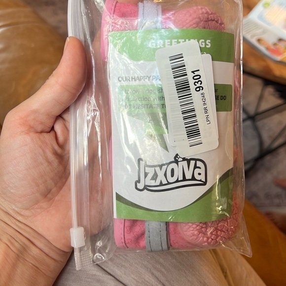 Pink Poochie, dog shoes, waterproof grip - Picture 1 of 4